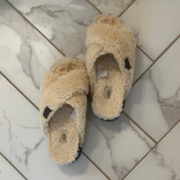 UGG Shoes - UGG Tan Fluffy Slippers